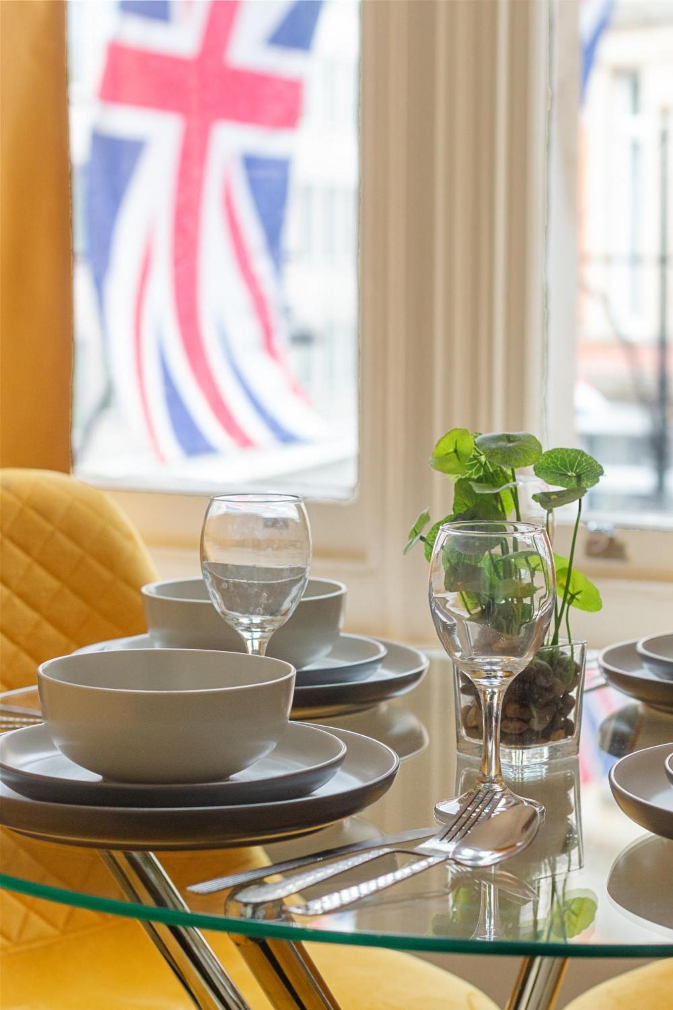 Oxford Street Chic Retreat - Unparalleled Elegance And Urban Comfort! Gc1 London Exterior photo
